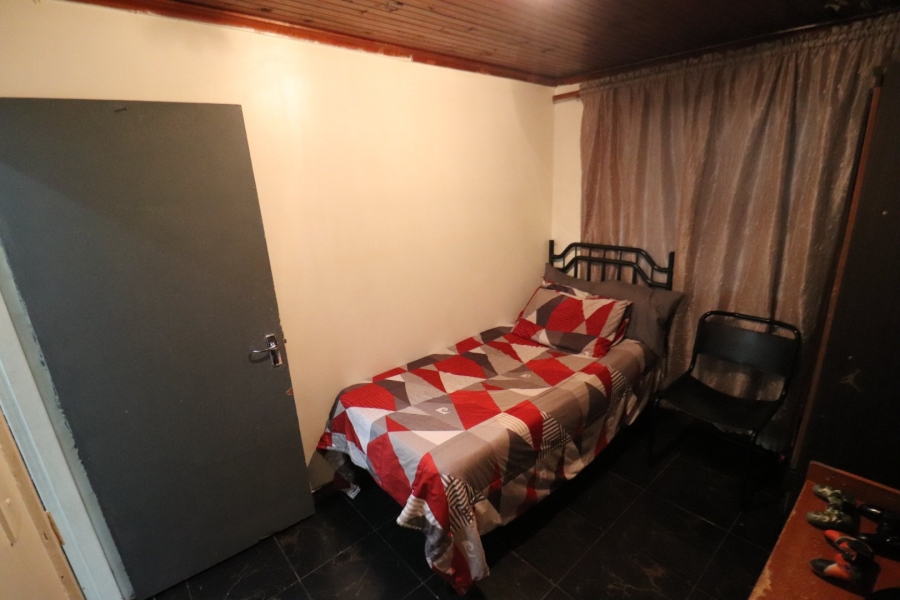 5 Bedroom Property for Sale in Lentegeur Western Cape